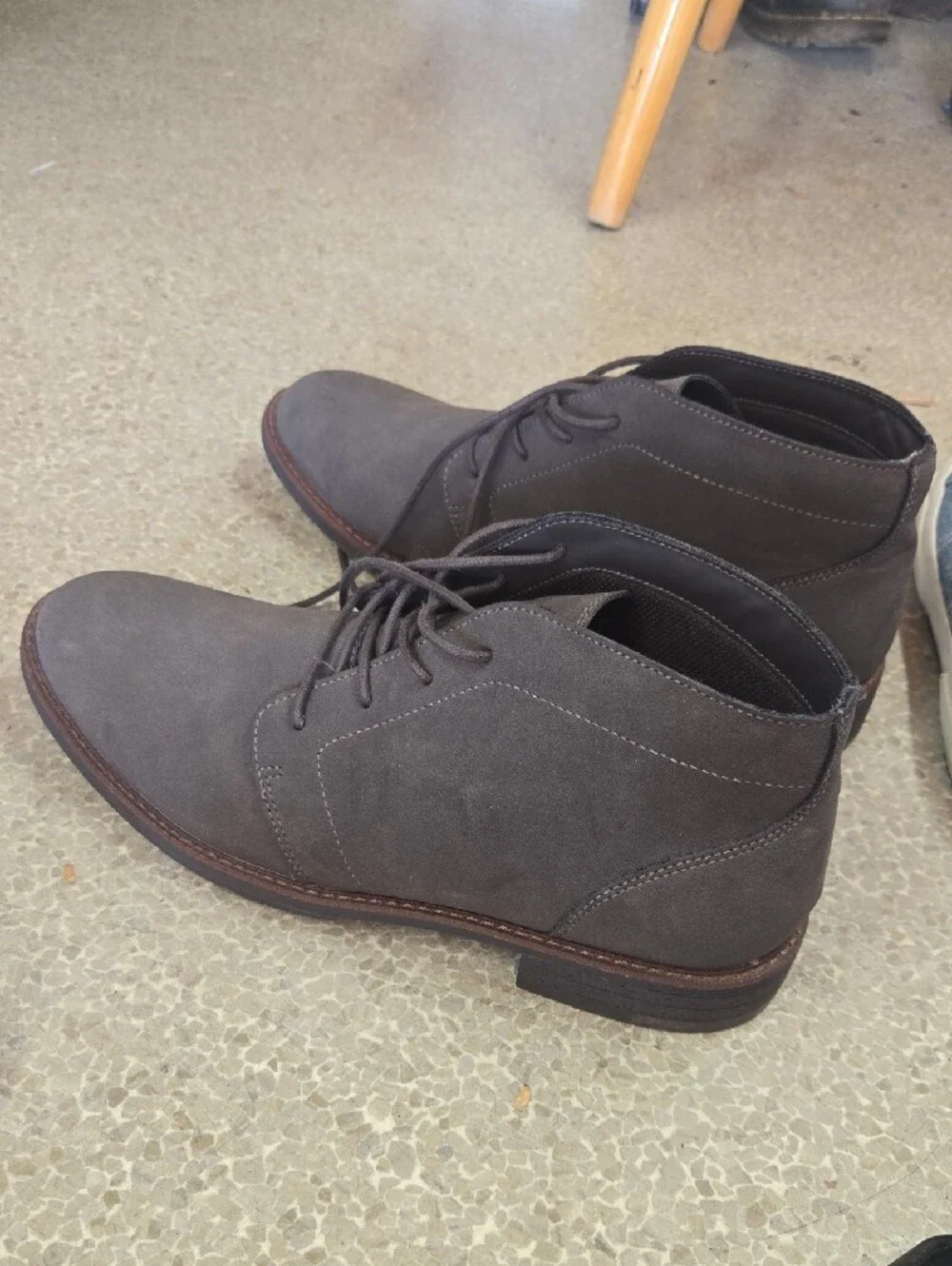 Men's Gray Suede Chukka Boots - Classic Lace-Up